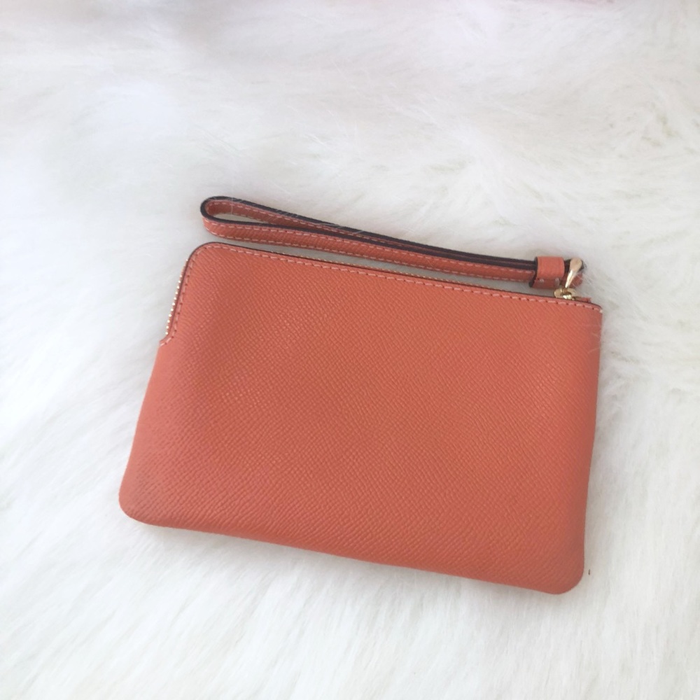 Coach NWT Peach Wristlet - Picture 5 of 7